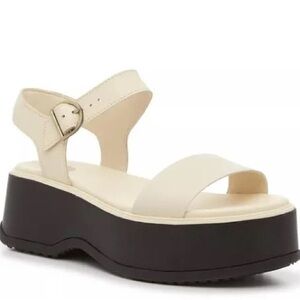 NWOT Sorel Dayspring Sandal in Honey White, Size 9.5